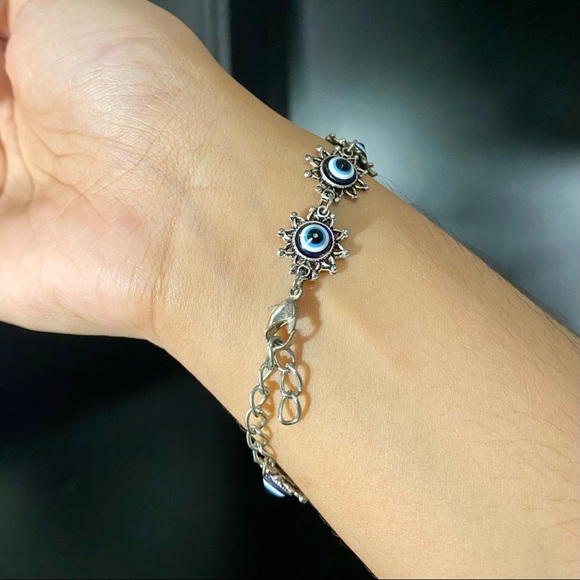 Evil Eye Bracelet - Picture 2 of 3